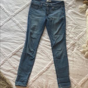 Abercrombie and Fitch Sz 2S skinny jeans